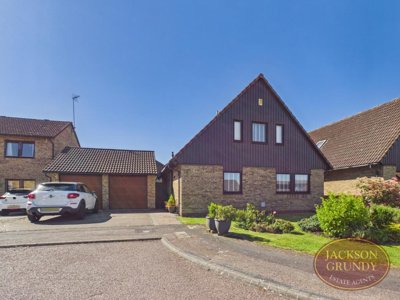 Property on Claystones, NN4 9UY