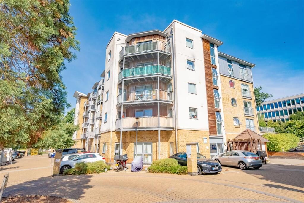Property main image