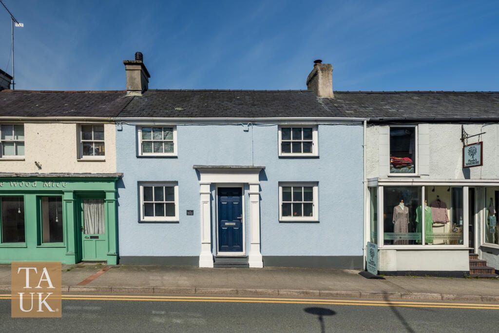 Property main image