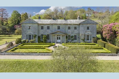 Property on PL30 4AU