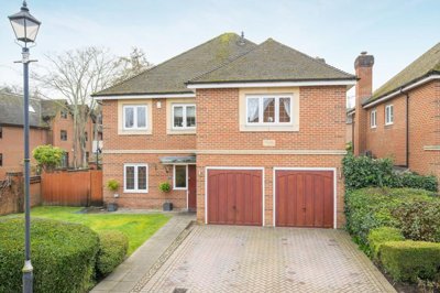 Property on Steeple Point, SL5 7TX