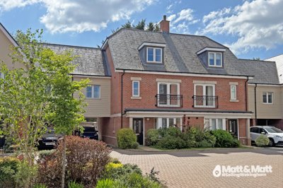 Property on Morris Close, RG41 1AU