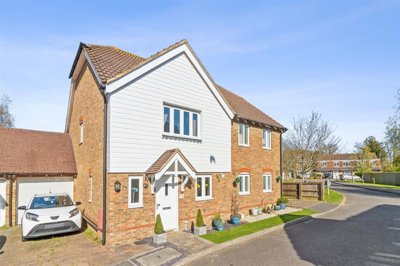 Property on Shetland Close, BN27 3GS
