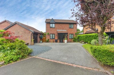 Property on Deepdale Close, SK5 6YG