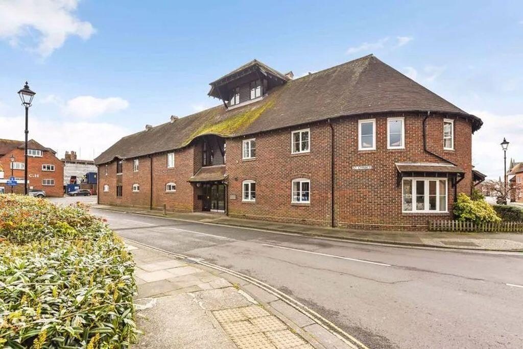 Property main image