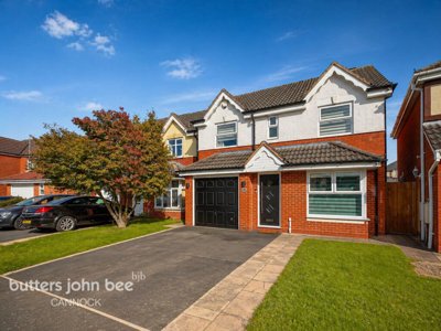 Property on Wood Common Grange, WS3 5EZ