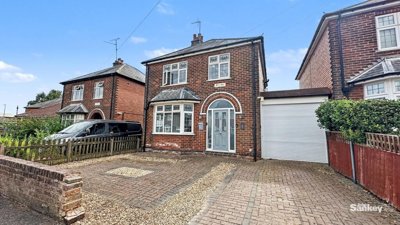 Property on Cranmer Grove, NG19 7JR