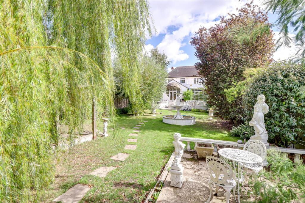 Property main image