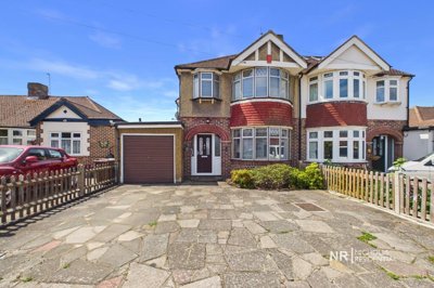 Property on KT19 0LB