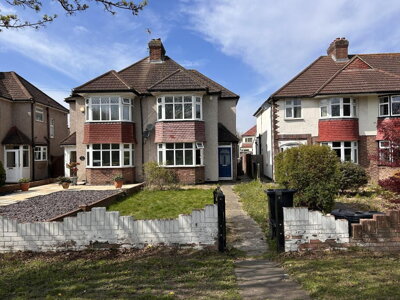 Property on Cray Avenue, BR5 4AA