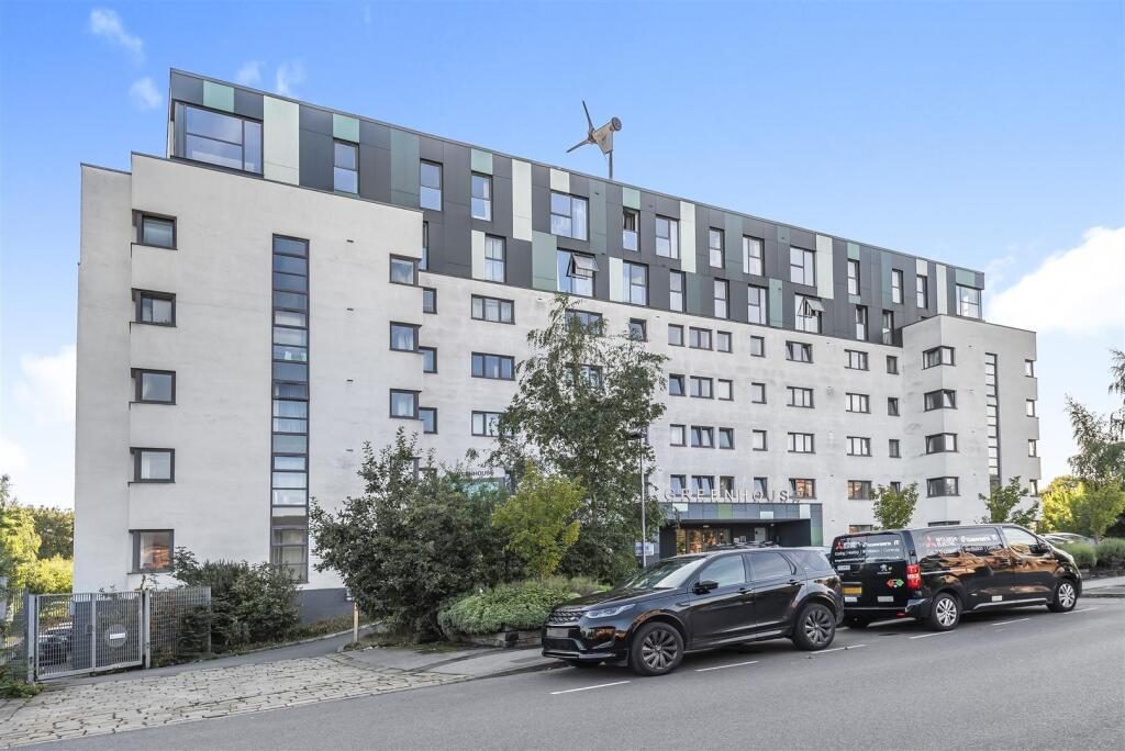 Property main image
