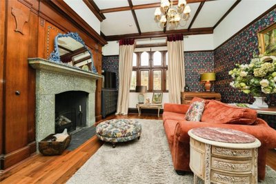 Property on GL54 5SP