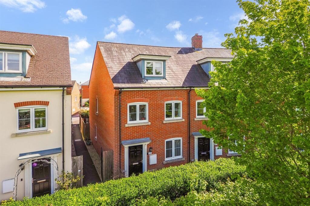 Terraced House