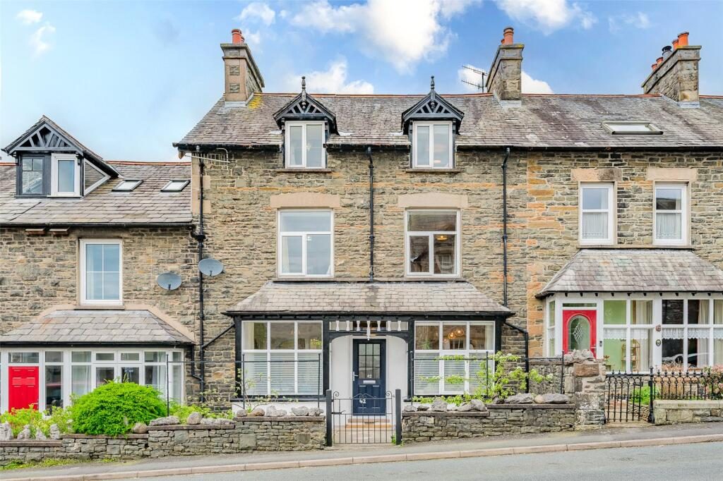 Terraced House