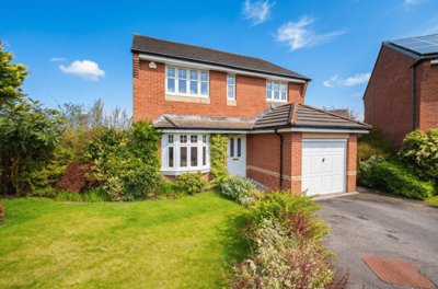 Property on Glenburn Close, KA13 6DF