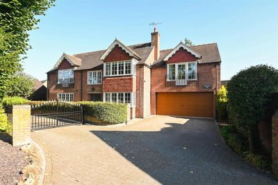 Property on High Street, DE13 9LS