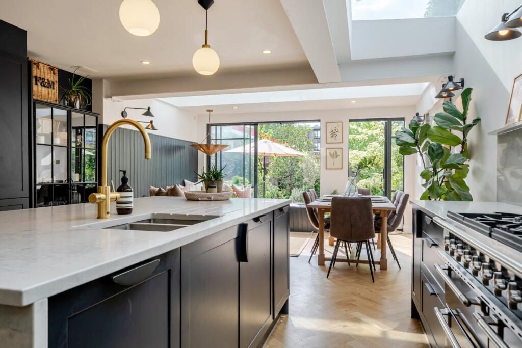 Terraced House