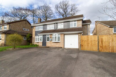 Property on Vicarage Gardens, GU52 6PL