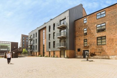 Property on Robinson Way, CH1 3FA