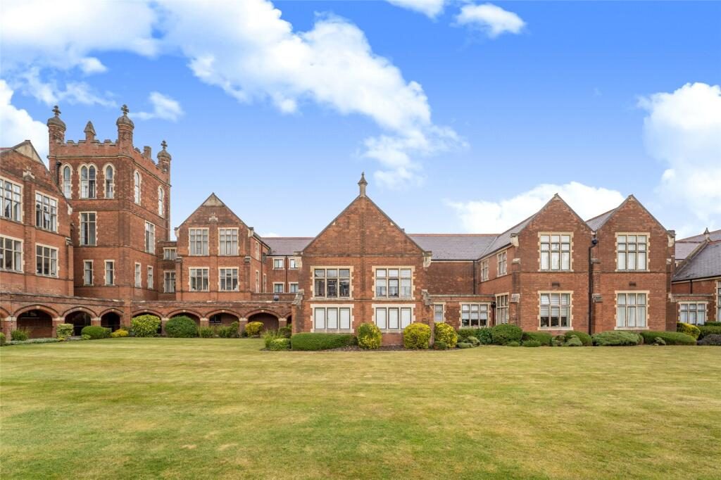 Property main image