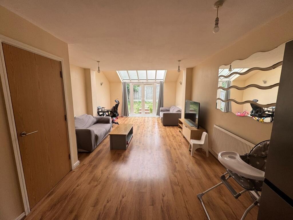 Terraced House
