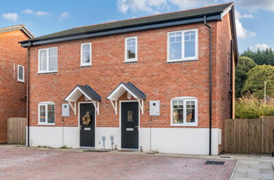 Property on Maesderw, SY16 4BD