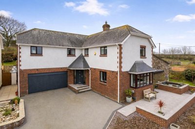 Property on Alscott Gardens, EX31 3QJ