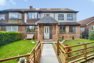 Property on Appleby Street, EN7 6QX