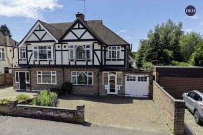 Property on De Vere Walk, WD17 3BE