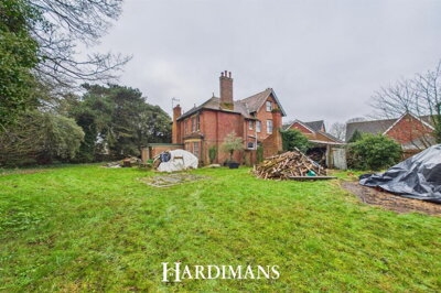 Property on London Road South, NR33 0PD