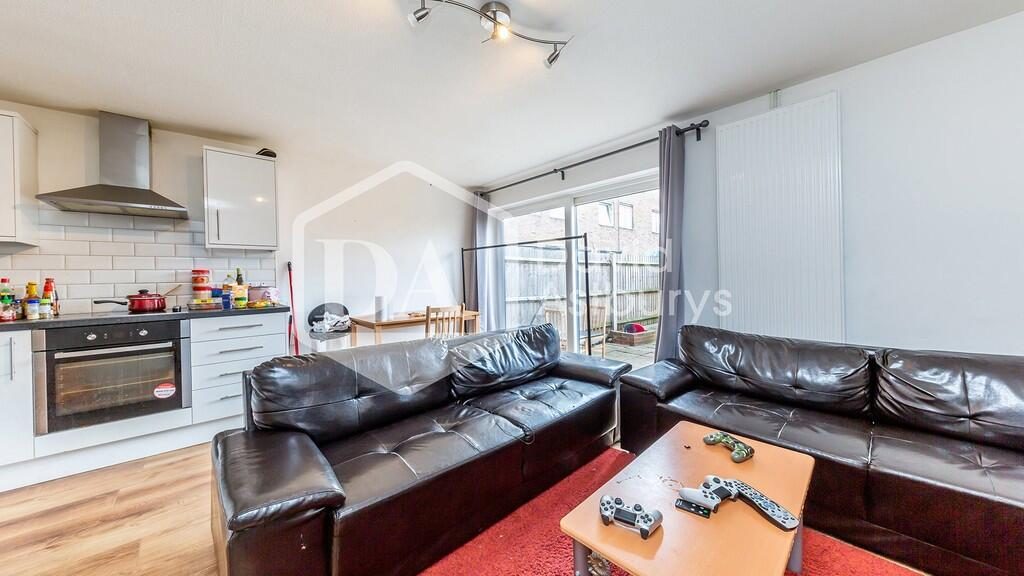 Ground Maisonette