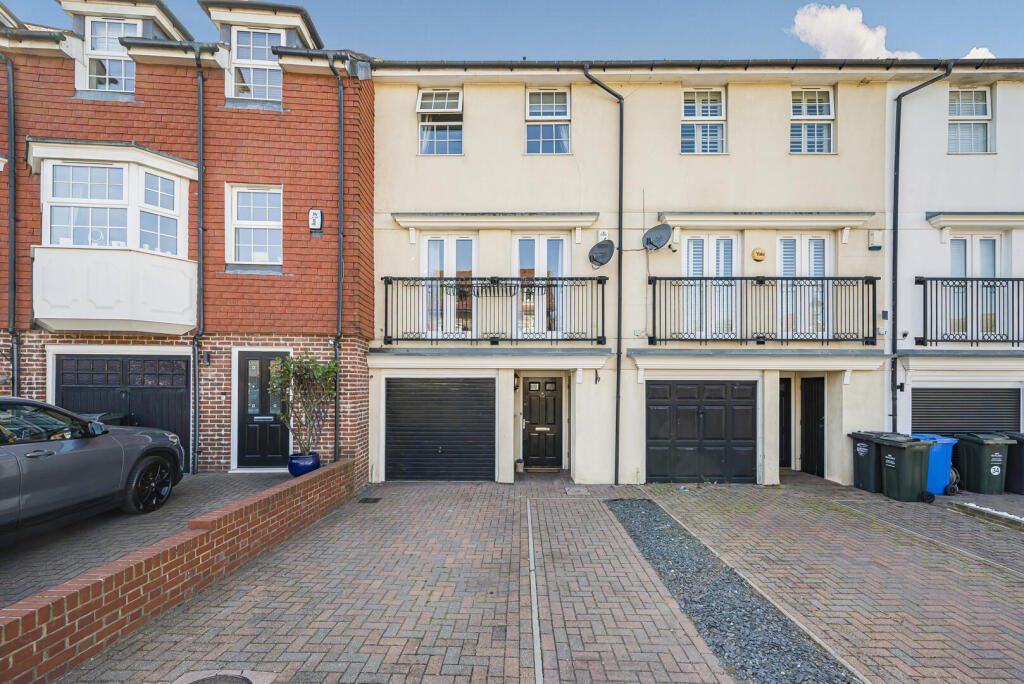 Terraced House
