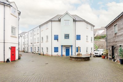 Property on Eastcliff, BS20 7AG