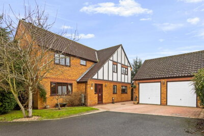 Property on Dovecote Meadows, DN20 8RH