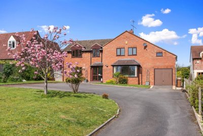 Property on Atch Lench Road, WR11 4UG