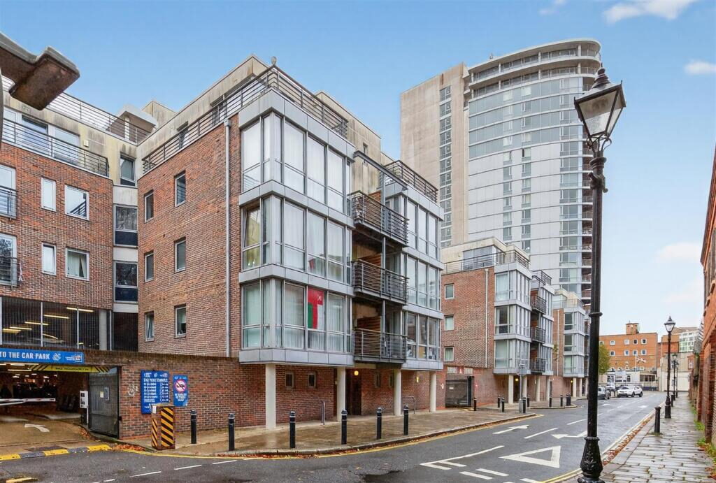 Property main image