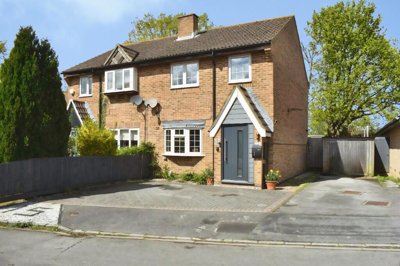 Property on The Pastures, PO14 4SJ