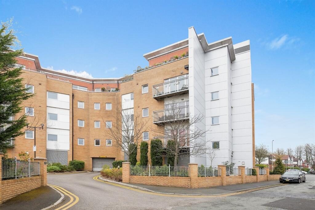 Property main image