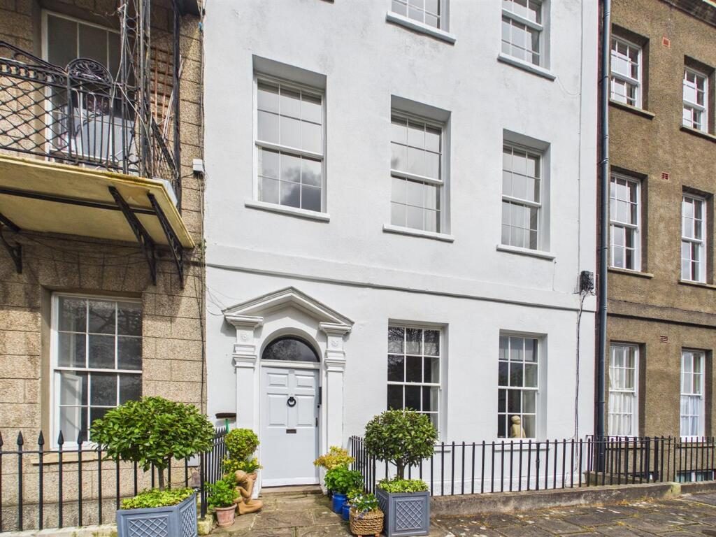 Property main image