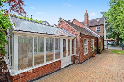 Property on High Street, TF7 5AS