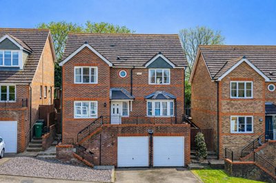 Property on Rushmere Rise, TN38 9TS