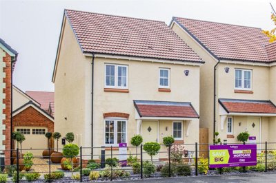 Property on NN14 2SR