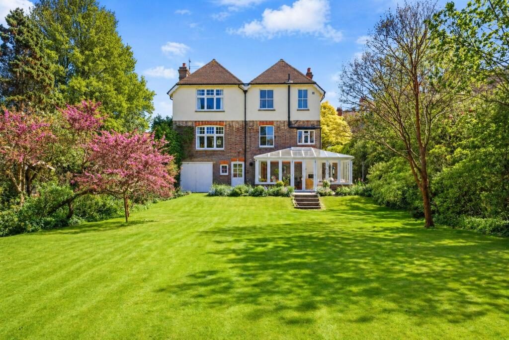 Property main image