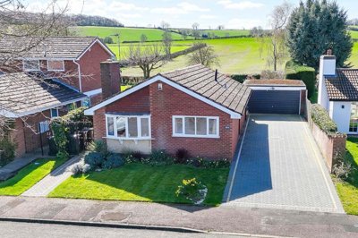 Property on Smalls Croft, NG14 6EY