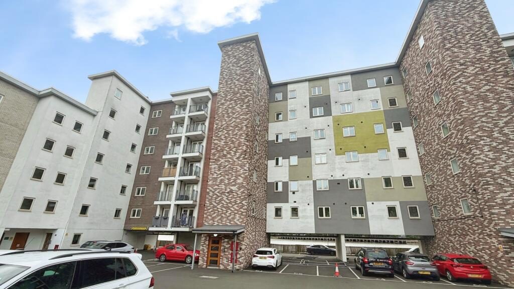 Property main image