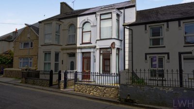 Property on Stryd Fawr, LL53 6HD