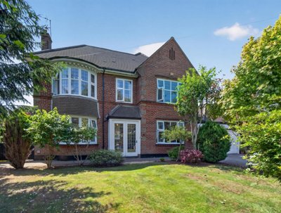 Property on Oxford Road, OX16 9AN