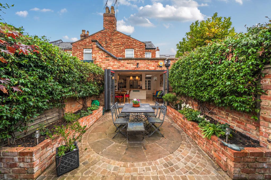 Terraced House