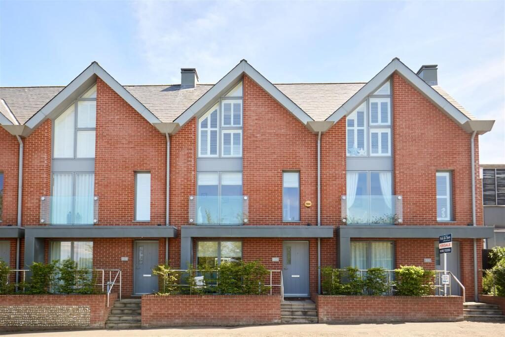 Terraced House