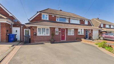 Property on Foxlea Road, B63 1DX